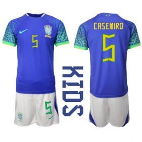 Baby Fußballbekleidung Brasilien Casemiro #5 Auswärtstrikot WM 2022 Kurzarm (+ kurze hosen)
